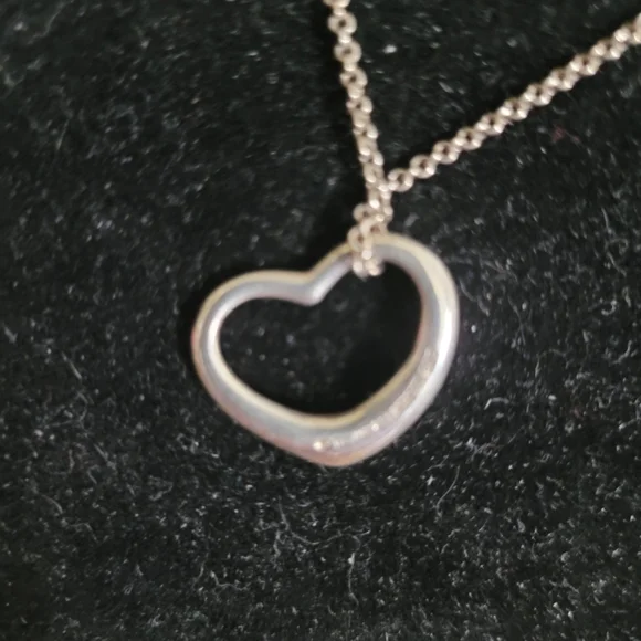 Tiffany Elegant Silver Floating Heart Pendant Necklace - Picture 3 of 4